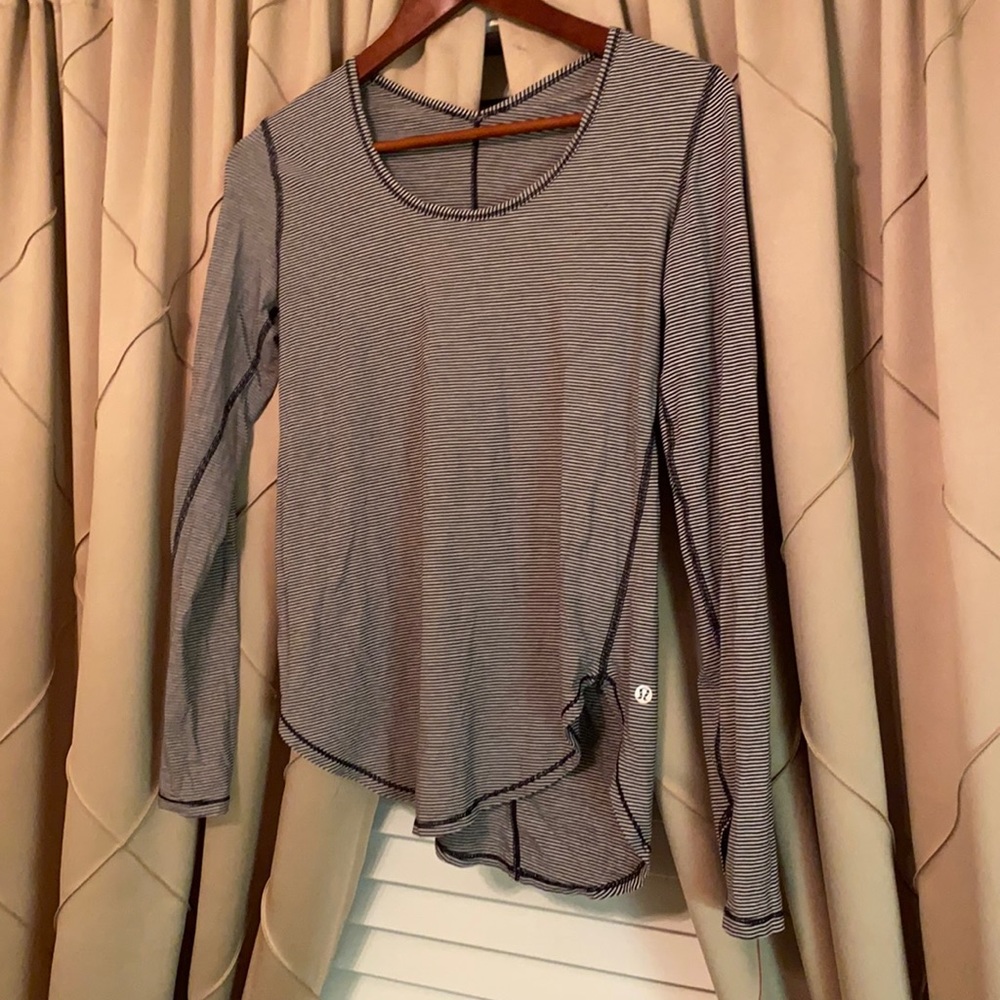 Lulu lemon long sleeve size 2 shirt. Lightly worn
